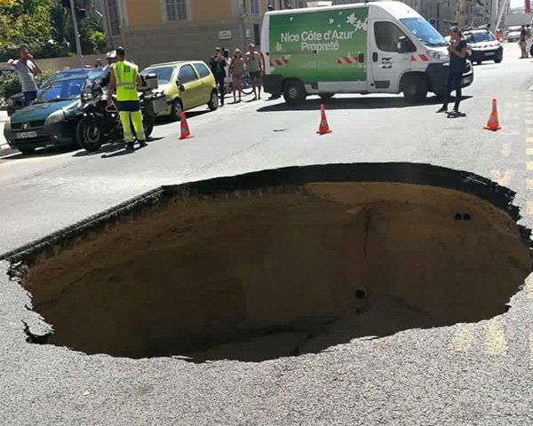 The involuntary firebrigade, UFO's and a sink-hole.