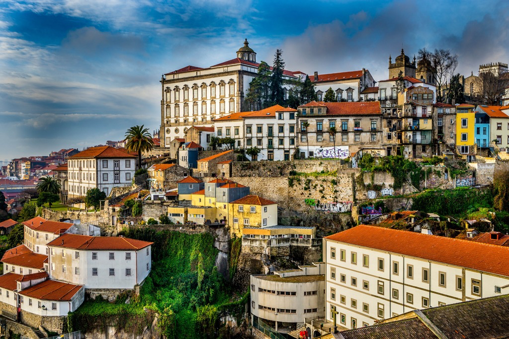The latest Golden Visa requirements for permanent residence in Portugal