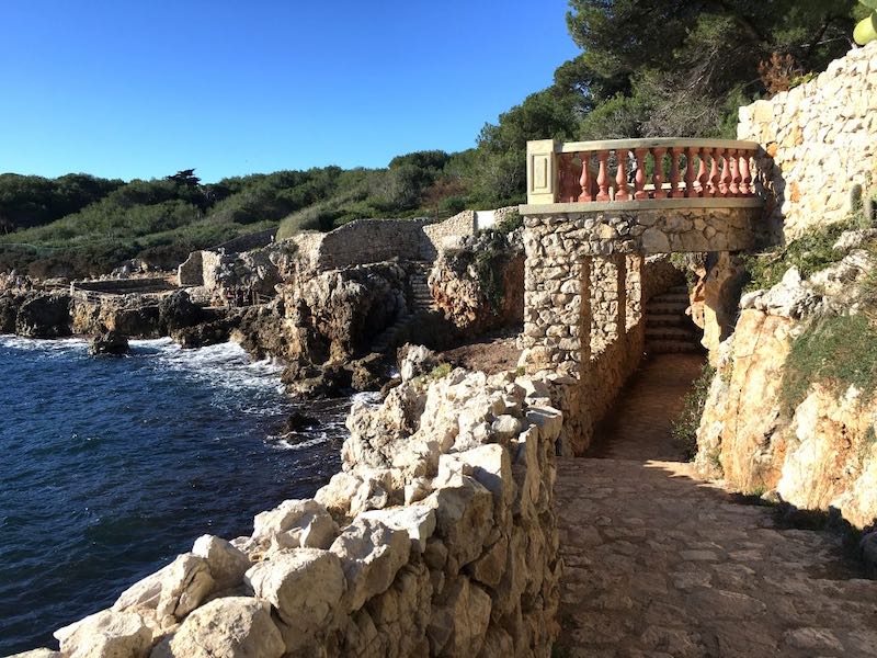 Nice to know if you want to buy a villa on the Cap d'Antibes