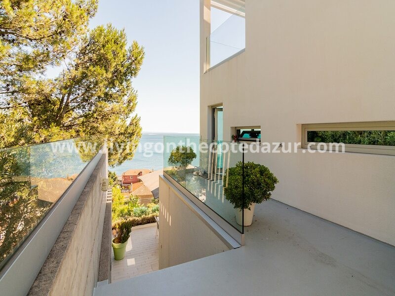 Wonderful contemporary villa in Portugal, close to Lisbon Wonderful contemporary villa in Portugal, close to Lisbon
