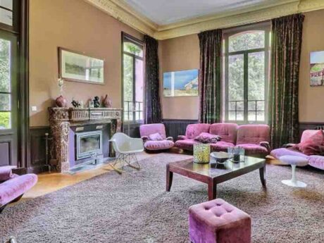 Splendid chateau with helicopter landing pad in Evreux