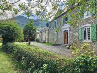 Chateau for sale in Hautes-Pyrénées