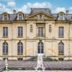 18th-century castle with land for sale near Paris