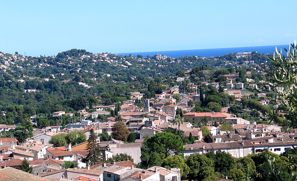 Villa and apartment for sale in La Colle sur Loup Villa and apartment for sale in La Colle sur Loup