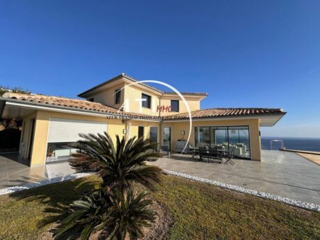 Contemporary villa with panoramic sea view in Sainte-Maxime – Gulf of Saint-Tropez