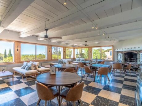 Prime Boutique Hotel Opportunity in Les Issambres – Start Your Dream Business!