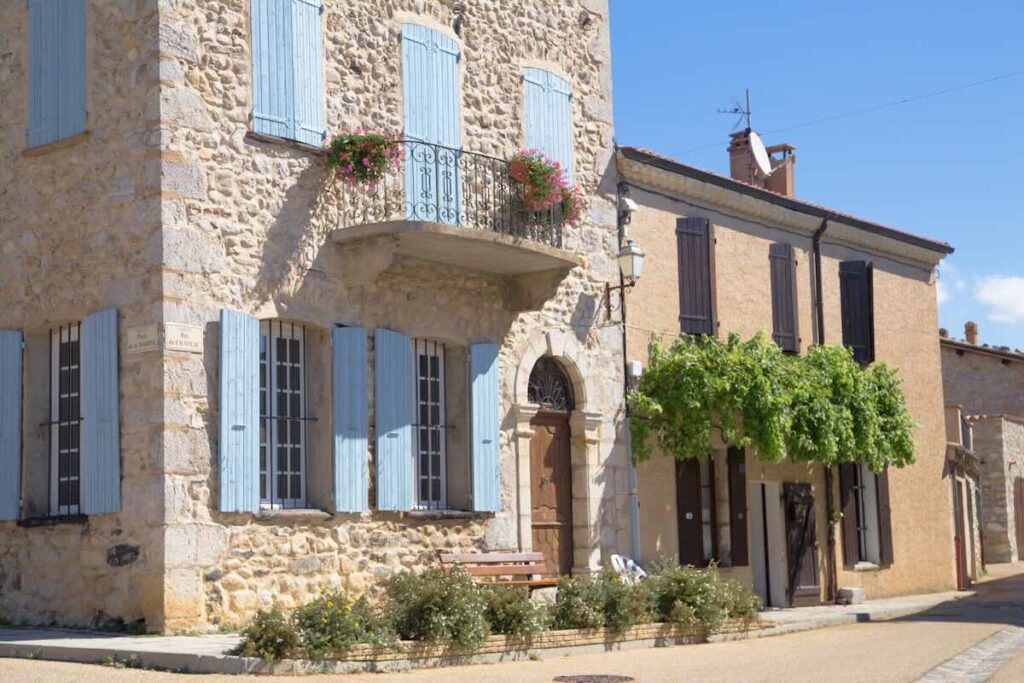 Buy a property in France and wait for DIA