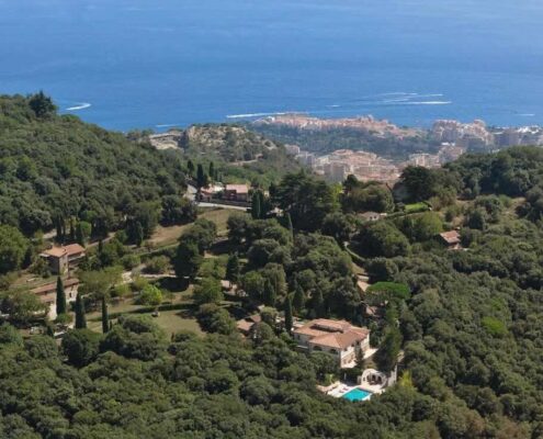 Auction Provencal estate near Monaco La Turbie