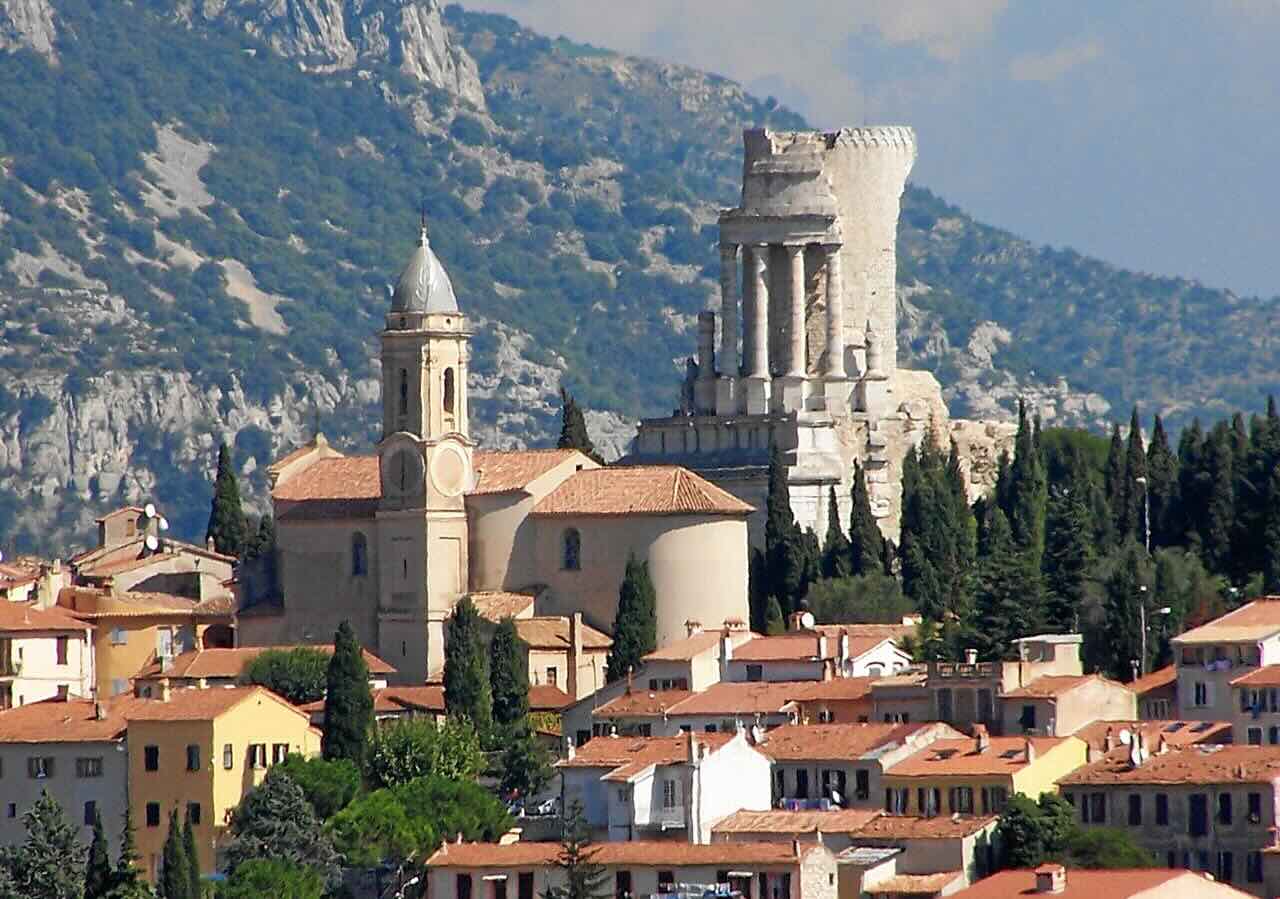 Buy a villa or apartment in La Turbie: A Timeless Gem on the Côte d'Azur