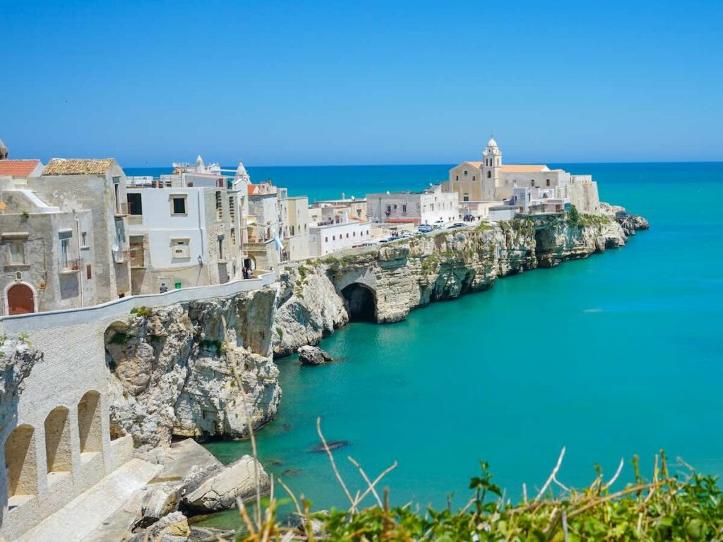 build-villa-italy-starasa-old-town-vieste-peninsula-pugliaitaly
